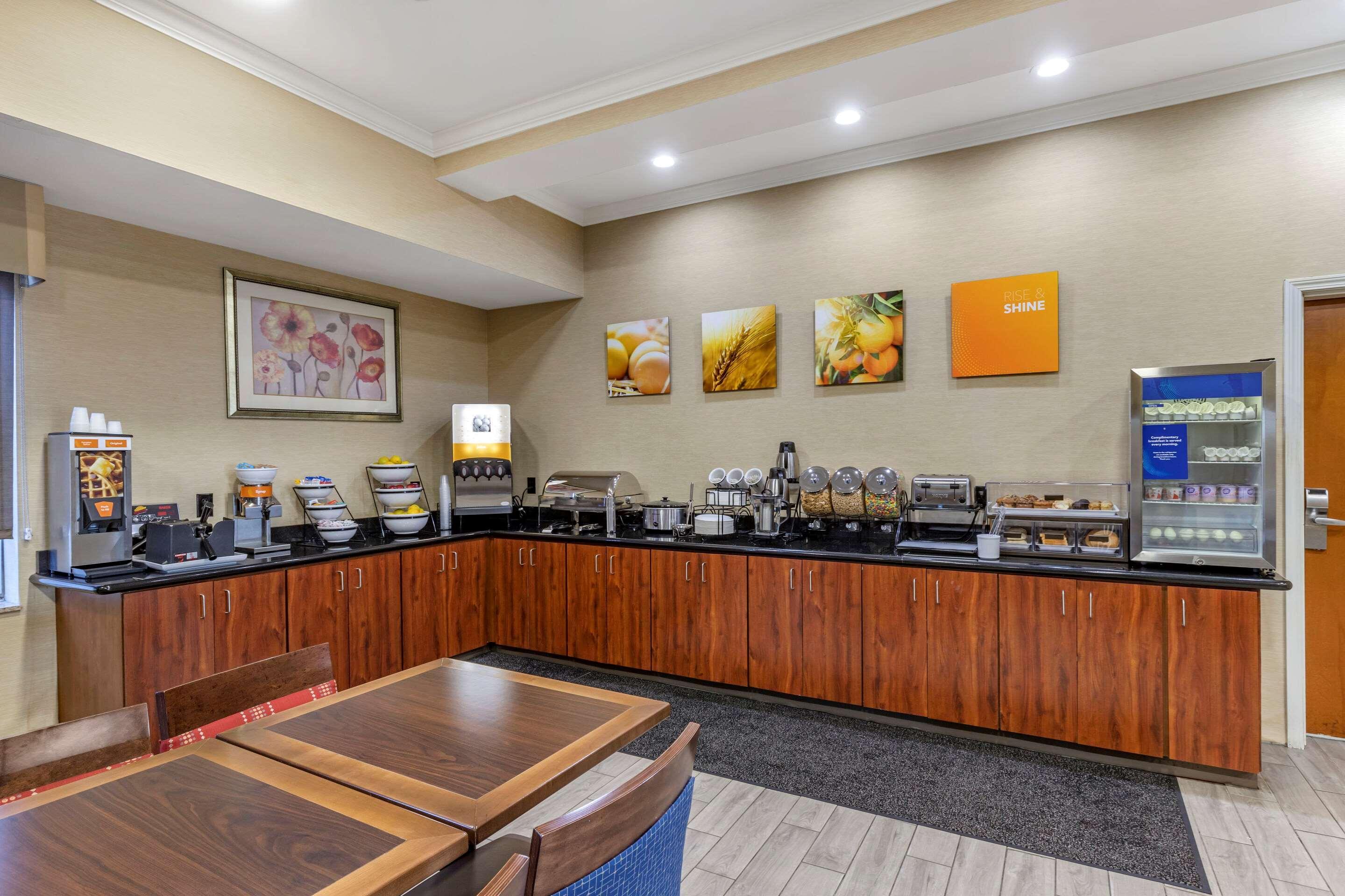 Comfort Inn & Suites Orangeburg Esterno foto